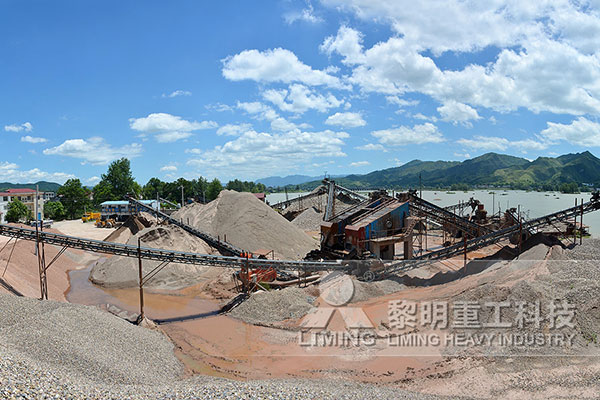 湖南慈利河卵石制砂現(xiàn)場(chǎng) 湖南慈利河卵石制砂現(xiàn)場(chǎng)