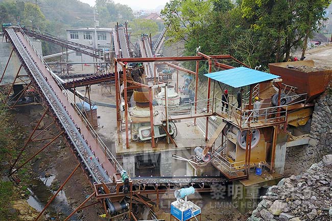 福建福鼎河卵石制砂現(xiàn)場