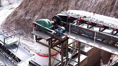 圓錐破碎機(jī)工作現(xiàn)場