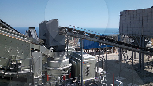 移動破碎制砂一體機生產(chǎn)線現(xiàn)場