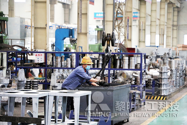 車間全天候封閉管控，生產發(fā)貨不能停1