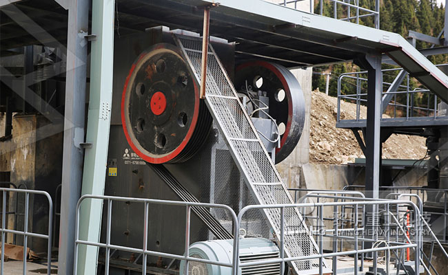 C6X系列顎式破碎機(jī)圖片